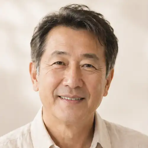 定年記念を想起させる男性ポートレート